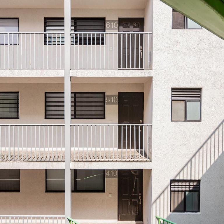 Alojamiento céntrico cerca de H. Civil, CUCS, IMSS - Apartamento - 63