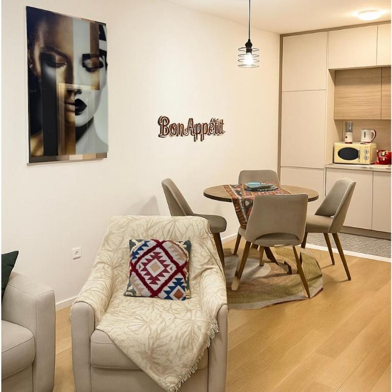 White Homes Apartments • Central Point - Superior Apartment - 4