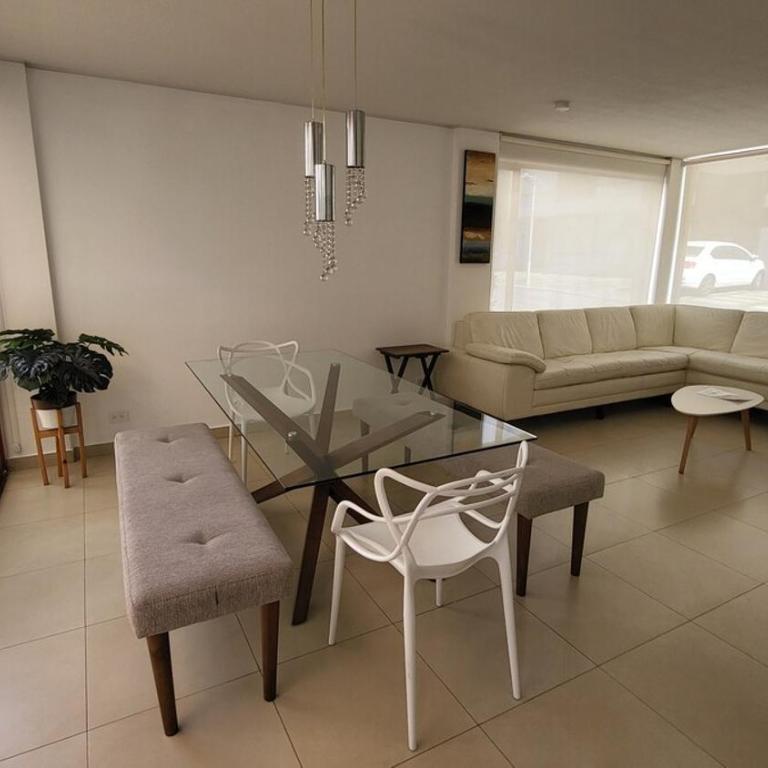 Very comfortable full house excellent connection - Three-Bedroom House - 1