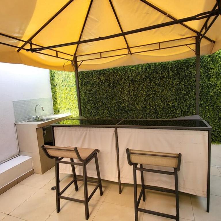 Very comfortable full house excellent connection - Three-Bedroom House - 2