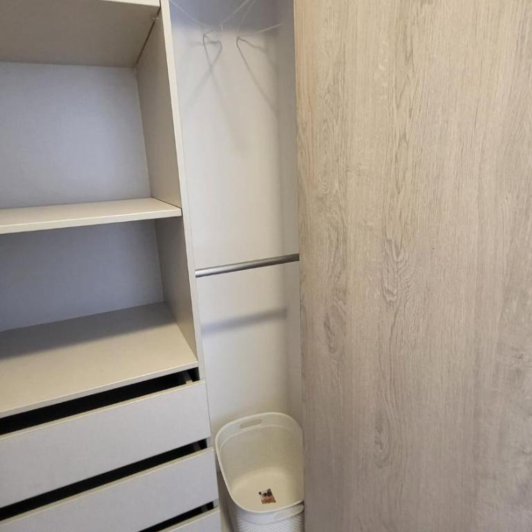 Very comfortable full house excellent connection - Three-Bedroom House - 15