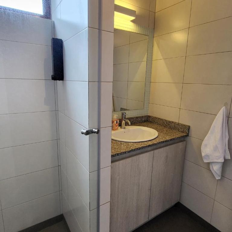 Very comfortable full house excellent connection - Three-Bedroom House - 26