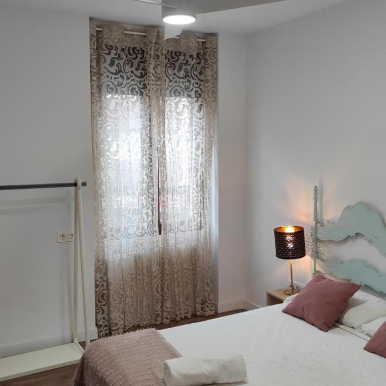 Amplio alojamiento centro barrio del Oeste - Apartment - 23