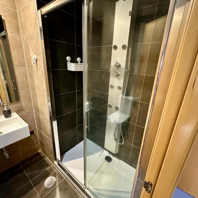 Modern apartment Near city center, Airport, Metro - Apartamento Deluxe de 1 dormitorio - 3