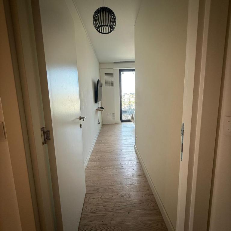 Penthouse with River View BW - Three-Bedroom Apartment with Water View - 48