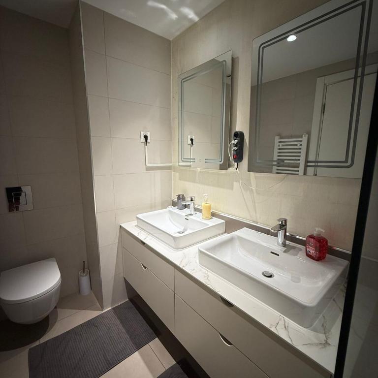 Penthouse with River View BW - Three-Bedroom Apartment with Water View - 36