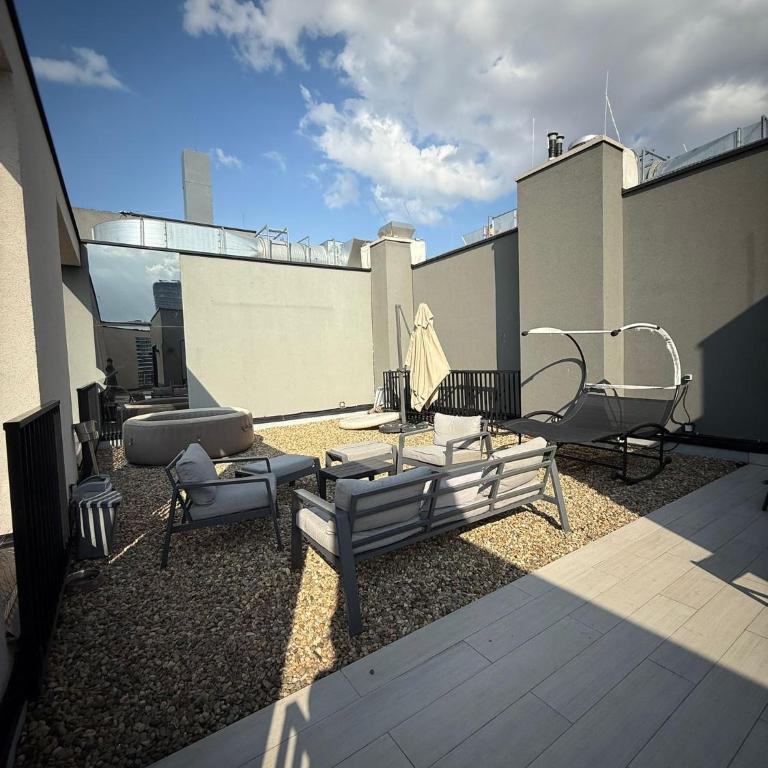 Penthouse with River View BW - Three-Bedroom Apartment with Water View - 34