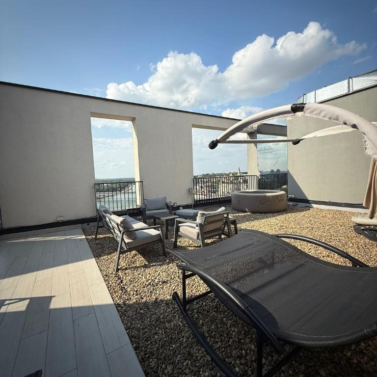 Penthouse with River View BW - Three-Bedroom Apartment with Water View - 21