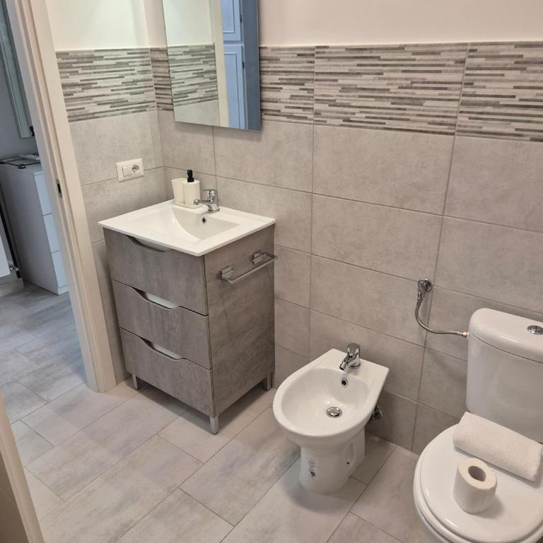 HC - Three room Cozy Apartment near Metro - Appartamento con 2 Camere da Letto - 20