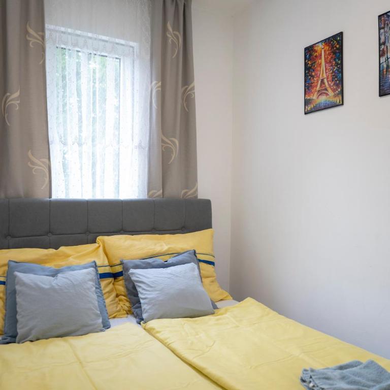 BAYT Apartment - FREE PARKING - Three-Bedroom Apartment - 18