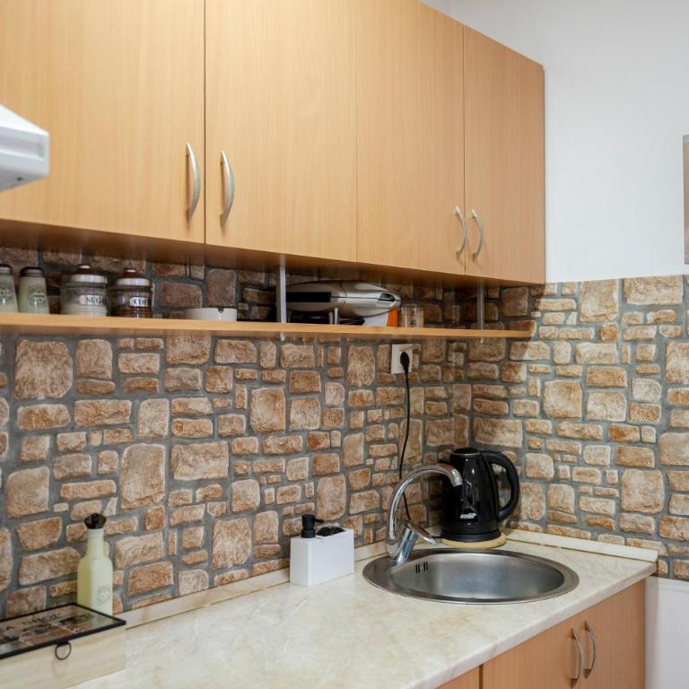 BAYT Apartment - FREE PARKING - Three-Bedroom Apartment - 12