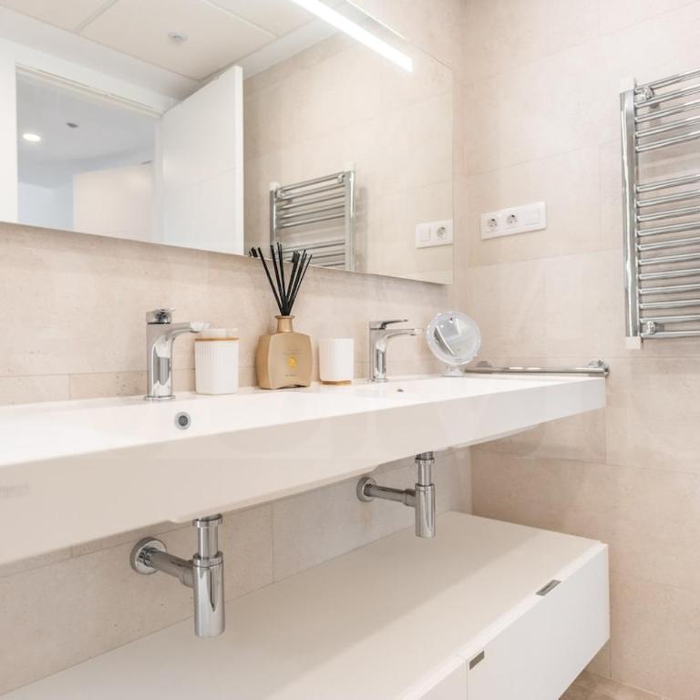 Stylish stay with terrace, pool and parking REMS - Apartamento de 2 dormitorios - 13
