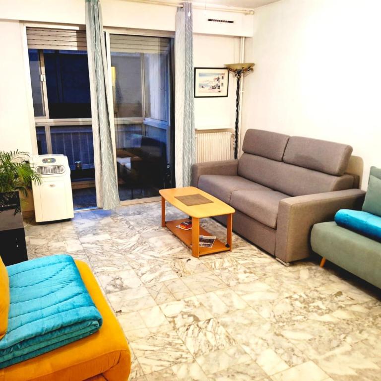 T1 Bord De Mer Nice West - Studio mit Balkon - 11