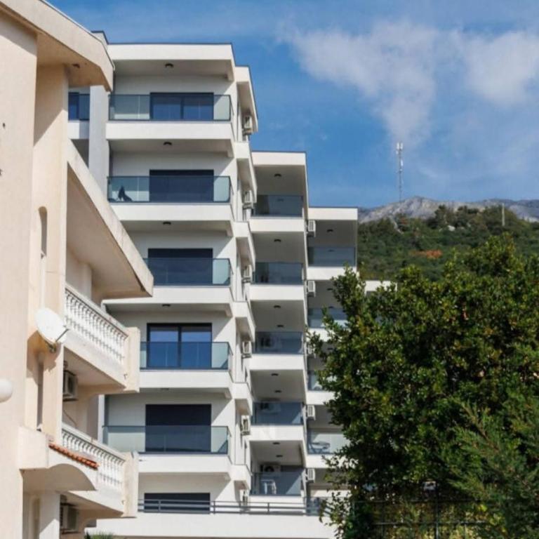 HELEN LUX Apartments - One-Bedroom Apartment - 1