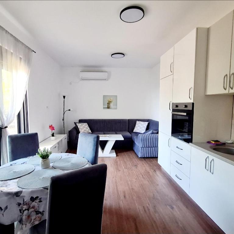 HELEN LUX Apartments - One-Bedroom Apartment - 2