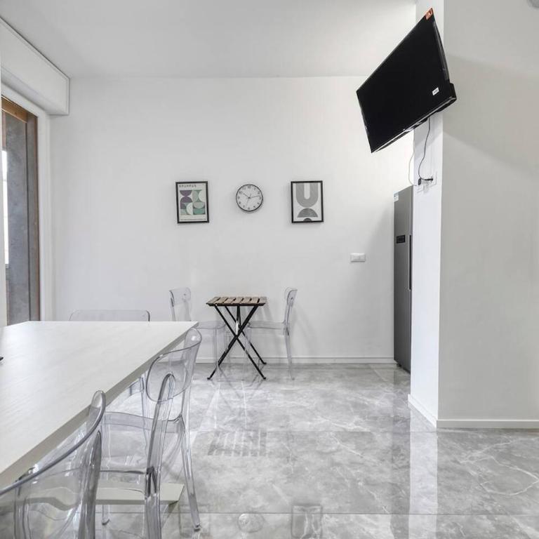FREE Parking Large Apartment x11 with 4 bathrooms - Apartment - 39