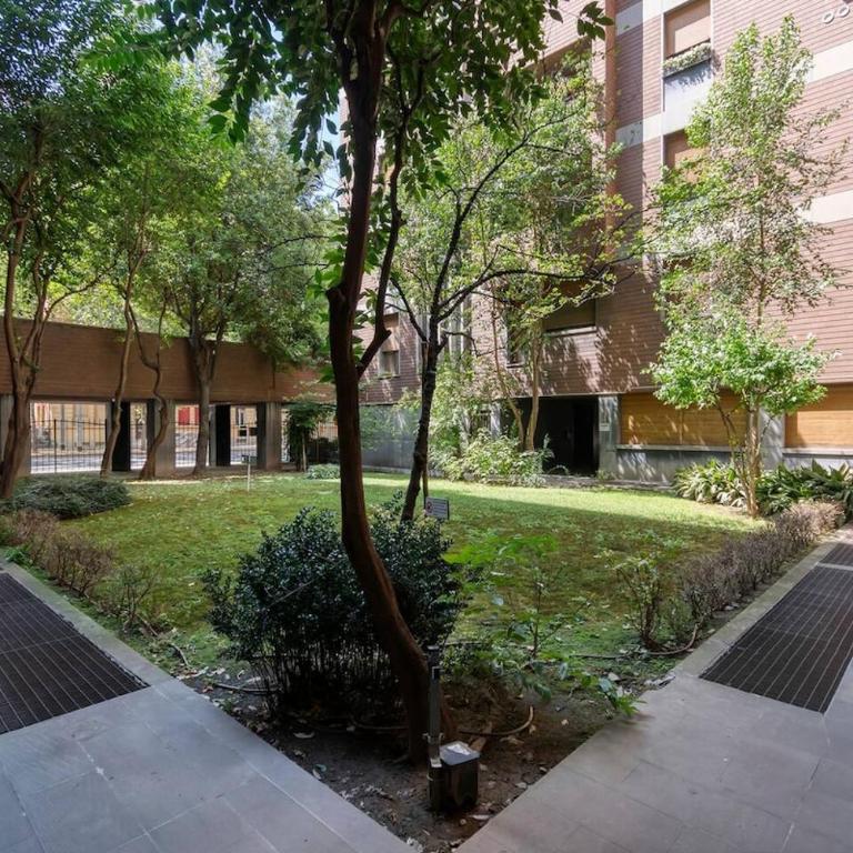 FREE Parking Large Apartment x11 with 4 bathrooms - Apartment - 61