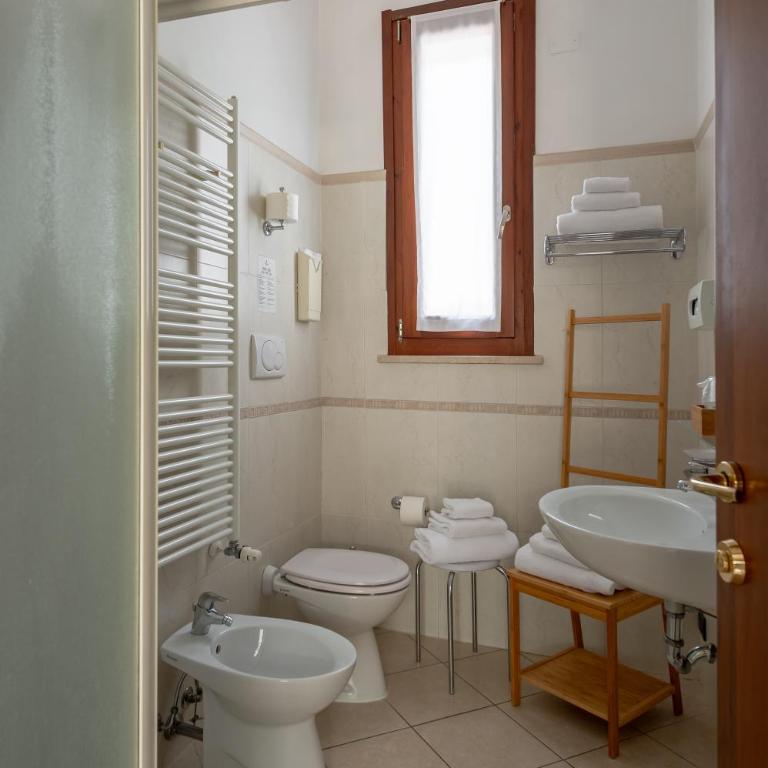 Hotel Mantegna Stazione, MantegnaHotels - Camera Economy Matrimoniale/Doppia con Letti Singoli - 3