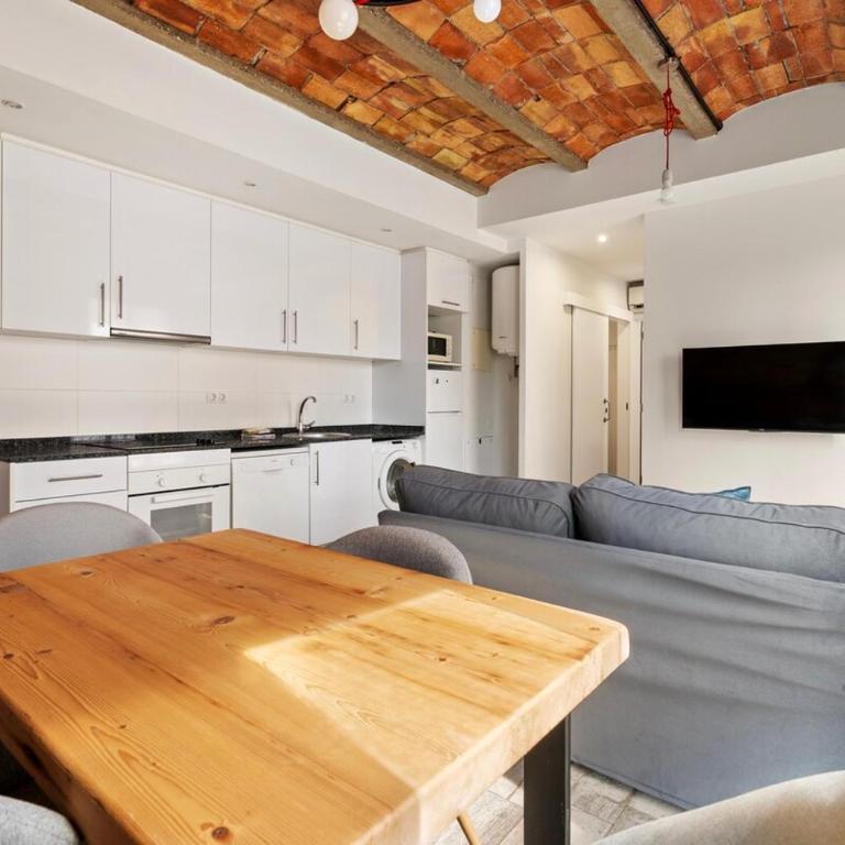 Sants Apartment - Two-Bedroom Apartment - 12