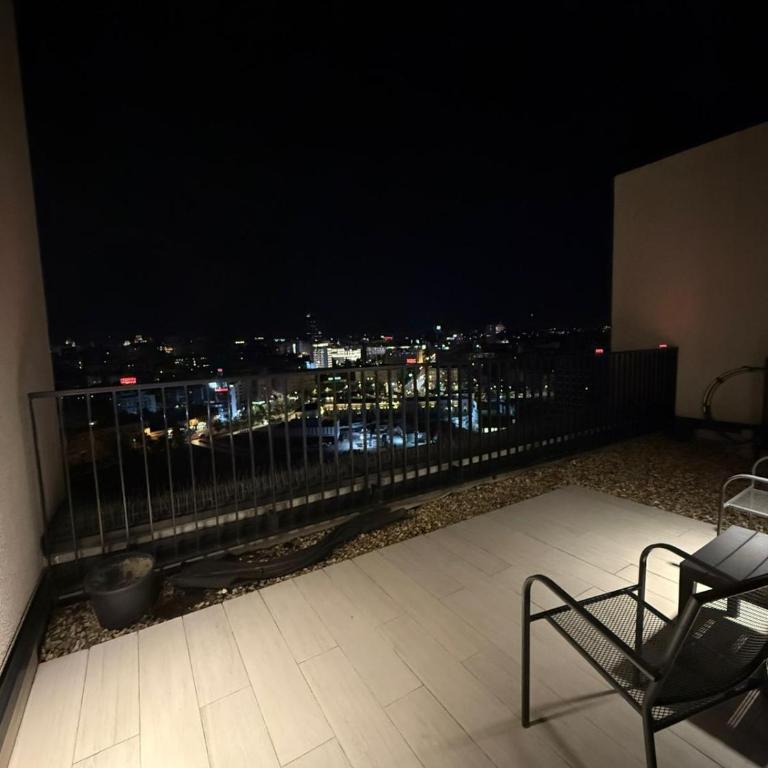 Penthouse with River View BW - Three-Bedroom Apartment with Water View - 13