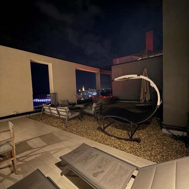 Penthouse with River View BW - Three-Bedroom Apartment with Water View - 8