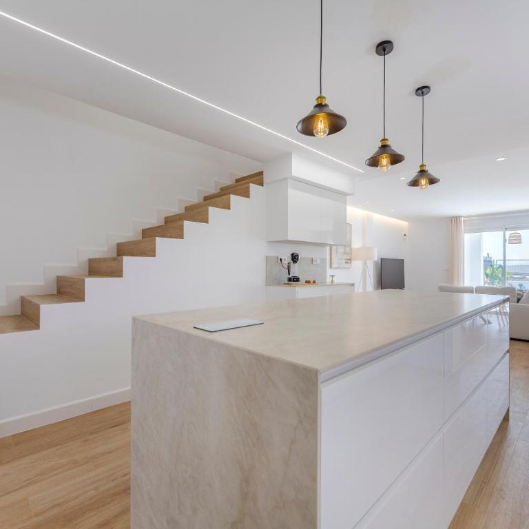 Casa Descubrimiento · Dúplex moderno con jardín. - Casa de 3 dormitorios - 7