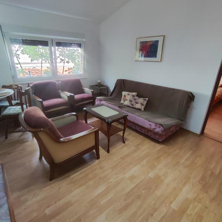 Mila Apartmani - Two-Bedroom Apartment with Balcony and Terrace - 11