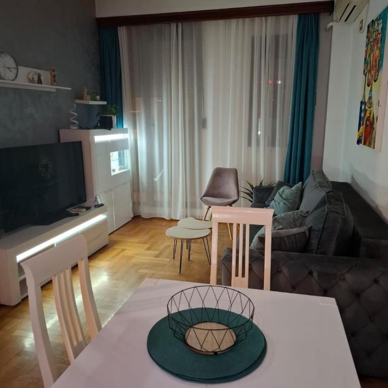 Seaside stay center of Budva - Two-Bedroom Apartment - 5