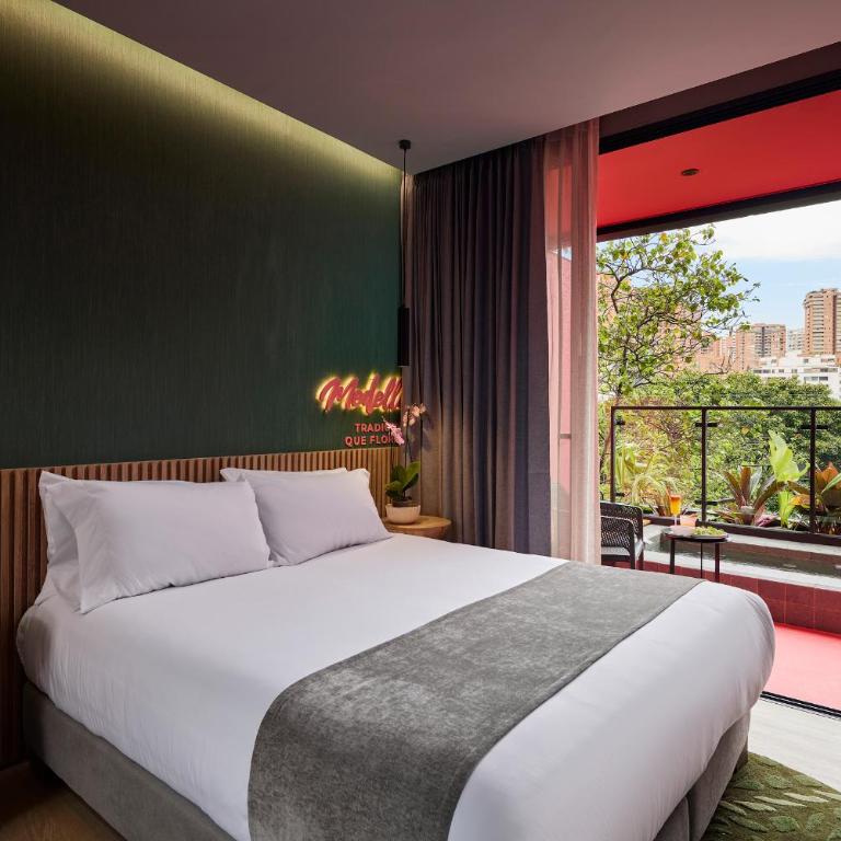 Calle Flora Hotel by Jalo - Deluxe Double Room with Bath - 1