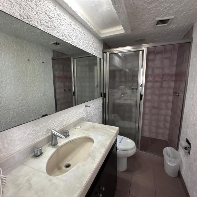 Casa 5 recámaras alado de la playa en zona hotelera - Casa de 5 dormitorios - 23