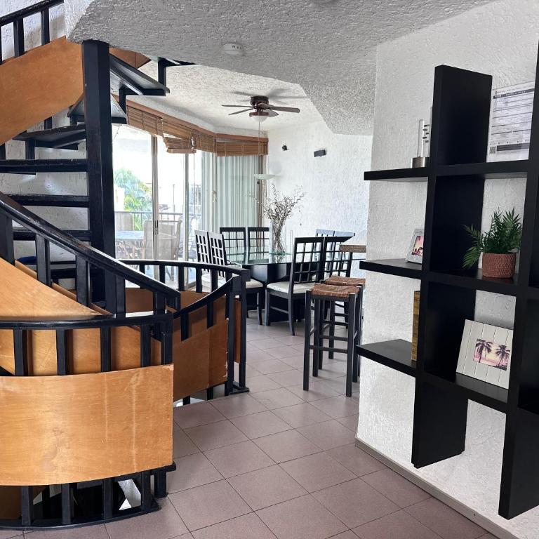 Casa 5 recámaras alado de la playa en zona hotelera - Casa de 5 dormitorios - 25
