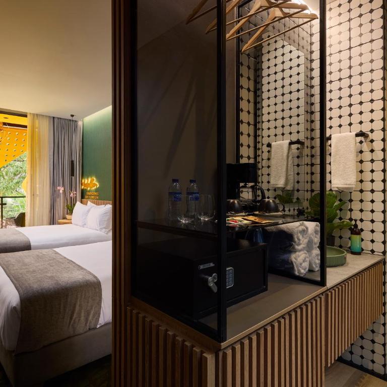 Calle Flora Hotel by Jalo - Standard Double Room with Two Double Beds - 6