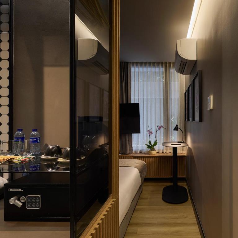 Calle Flora Hotel by Jalo - Small Double Room - 4