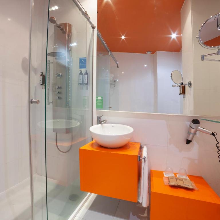 Petit Palace Plaza Málaga - Habitación cuádruple - 10