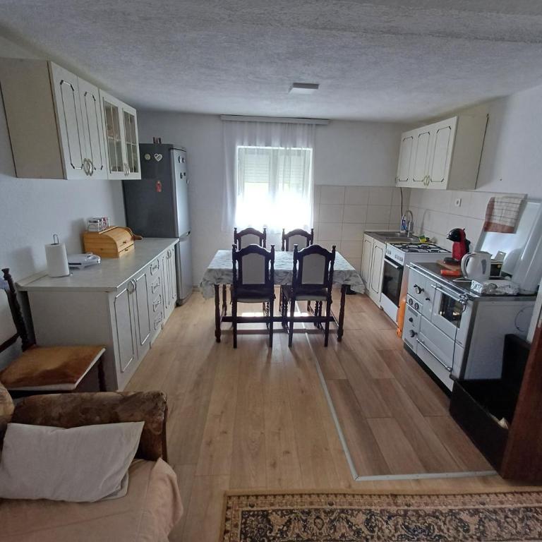 Apartment Helena - Four-Bedroom House - 5