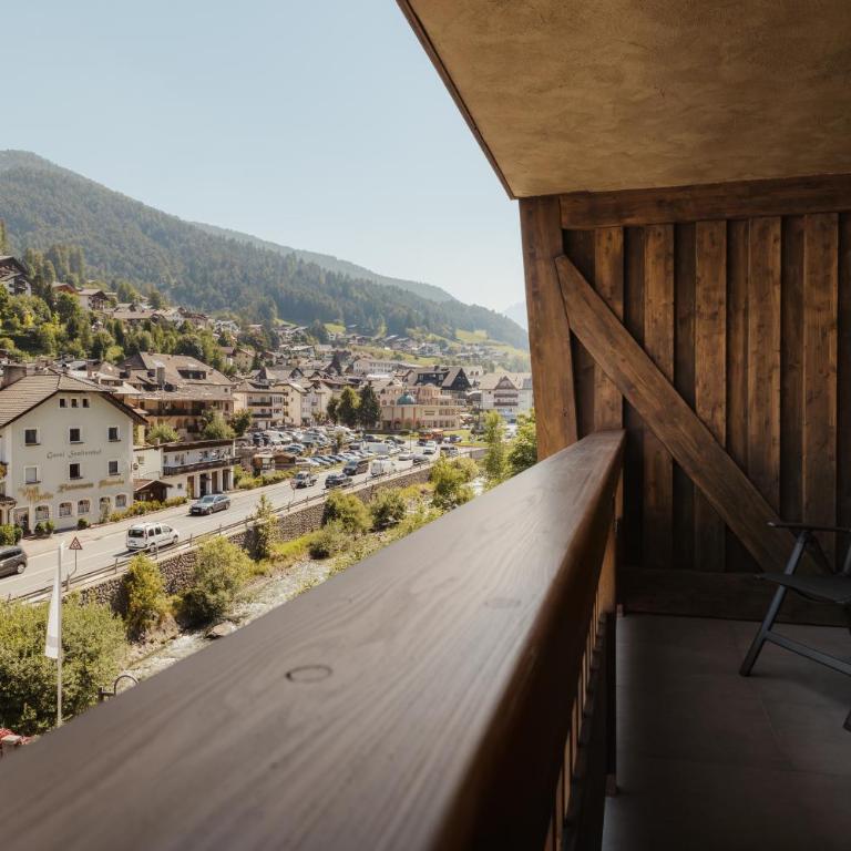 Hotel COSMEA - Your Dolomites & Honeymoon experience - Camera Matrimoniale Deluxe con Balcone - 3
