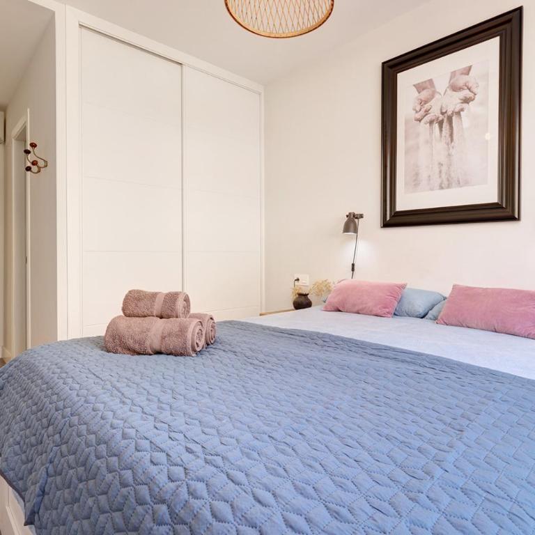 012 New Relaxed 2 Bed Fuengirola City Beach Retreat - Apartamento de 2 dormitorios con balcón - 9