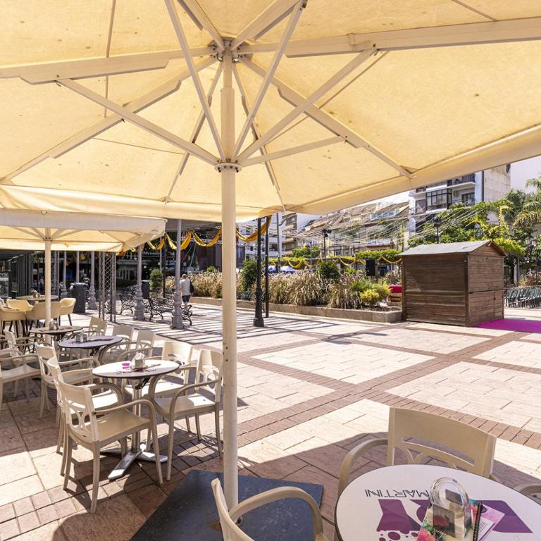 012 New Relaxed 2 Bed Fuengirola City Beach Retreat - Apartamento de 2 dormitorios con balcón - 29