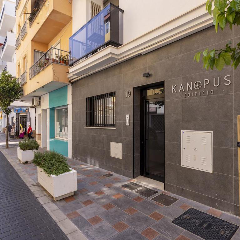 012 New Relaxed 2 Bed Fuengirola City Beach Retreat - Apartamento de 2 dormitorios con balcón - 38