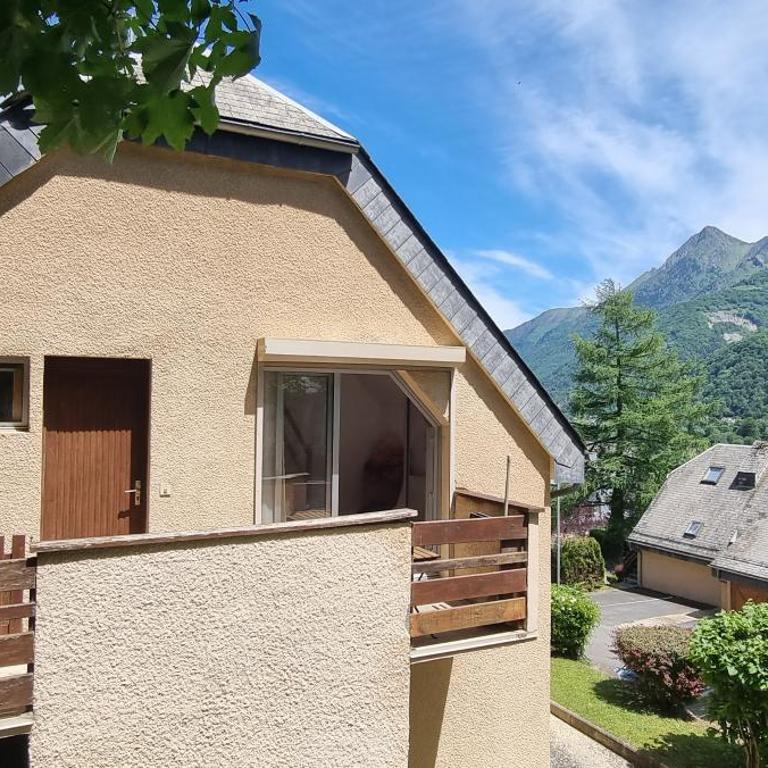 Appartement lumineux, 2 ch, 4 à 5p, balcon, parking - Appartamento con 3 Camere da Letto - 2