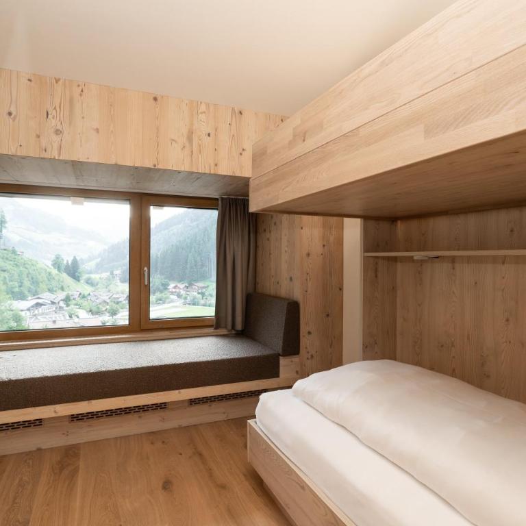 Hotel Kristall - Familienzimmer mit Bergblick - 3