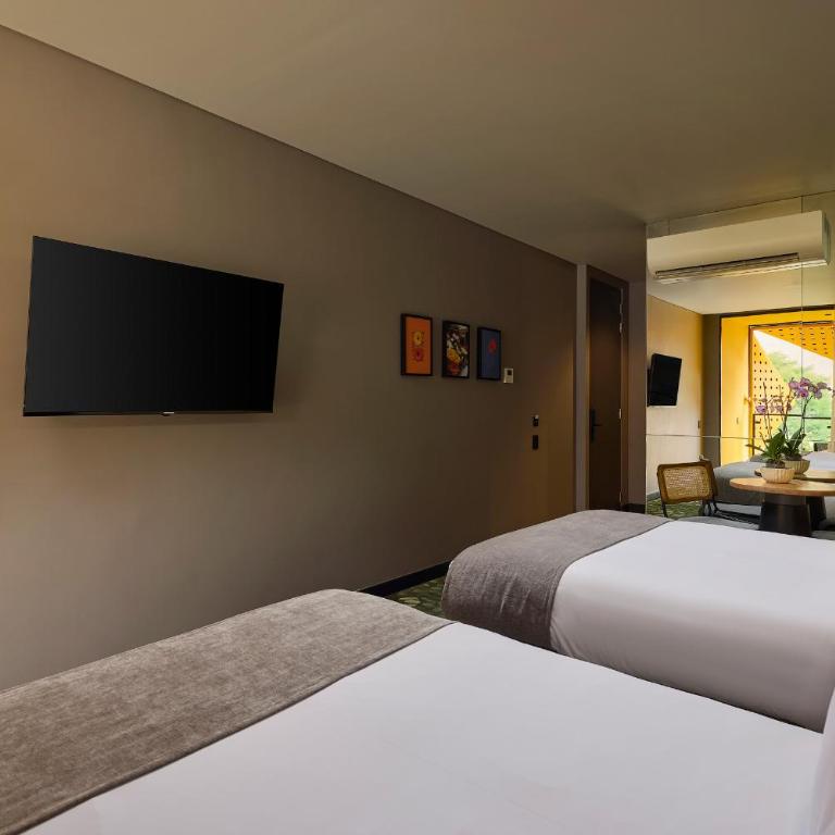 Calle Flora Hotel by Jalo - Superior Double Room with Two Double Beds - 1