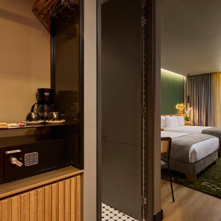 Calle Flora Hotel by Jalo - Superior Double Room with Two Double Beds - 2