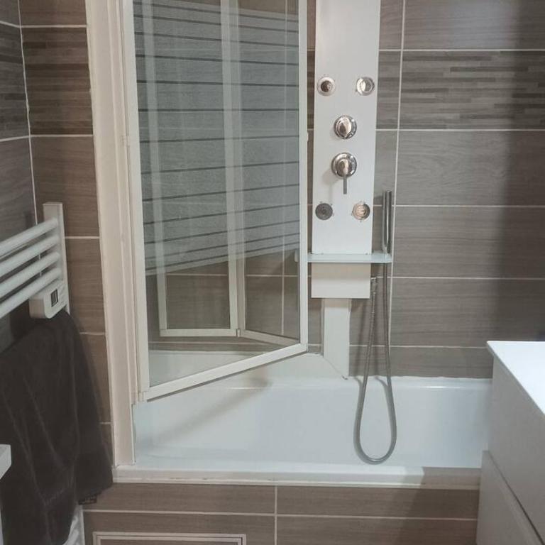 APPARTEMENT T3 EQUIPE IDEAL FAMILLE COMODITES LAC JEUX et TERRAINS A PROXIMITE - Two-Bedroom Apartment - 4