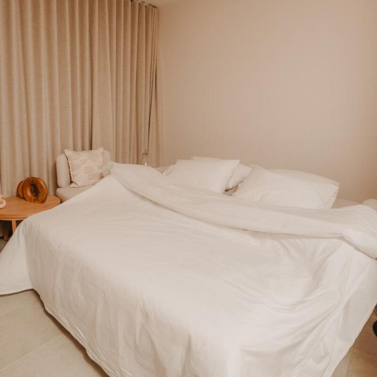 Coastal Comfort Retreat Beach stay Near Airport - One-Bedroom Apartment - 2