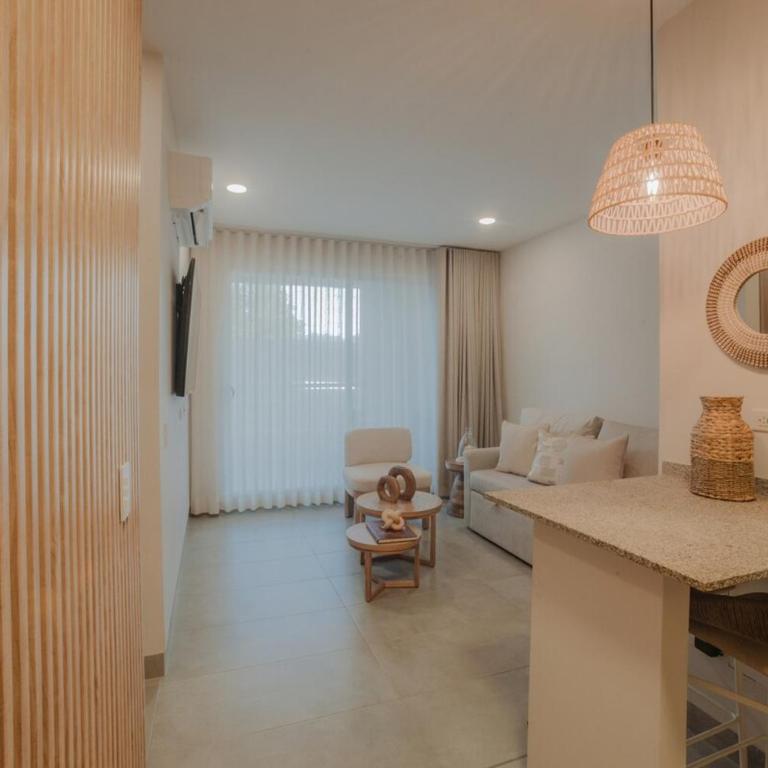 Coastal Comfort Retreat Beach stay Near Airport - One-Bedroom Apartment - 8