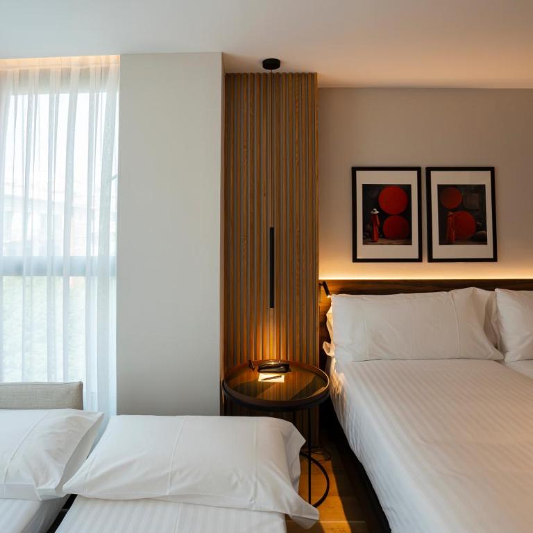 Zenit Borrell - Superior Double Room - 5