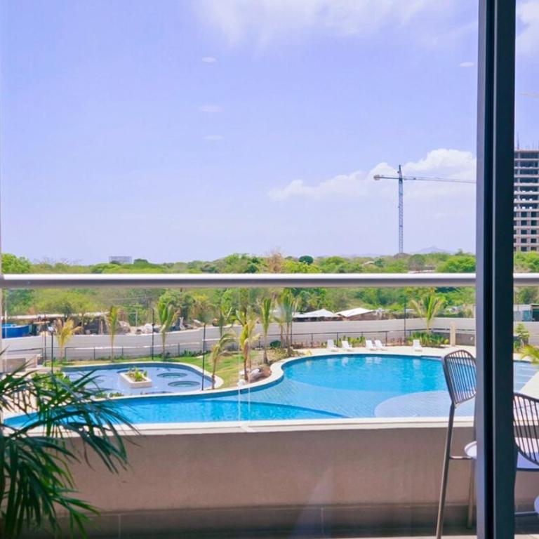 1BD Luxe Shore & Balcony Sunrise Next to the Beach - One-Bedroom Apartment - 6