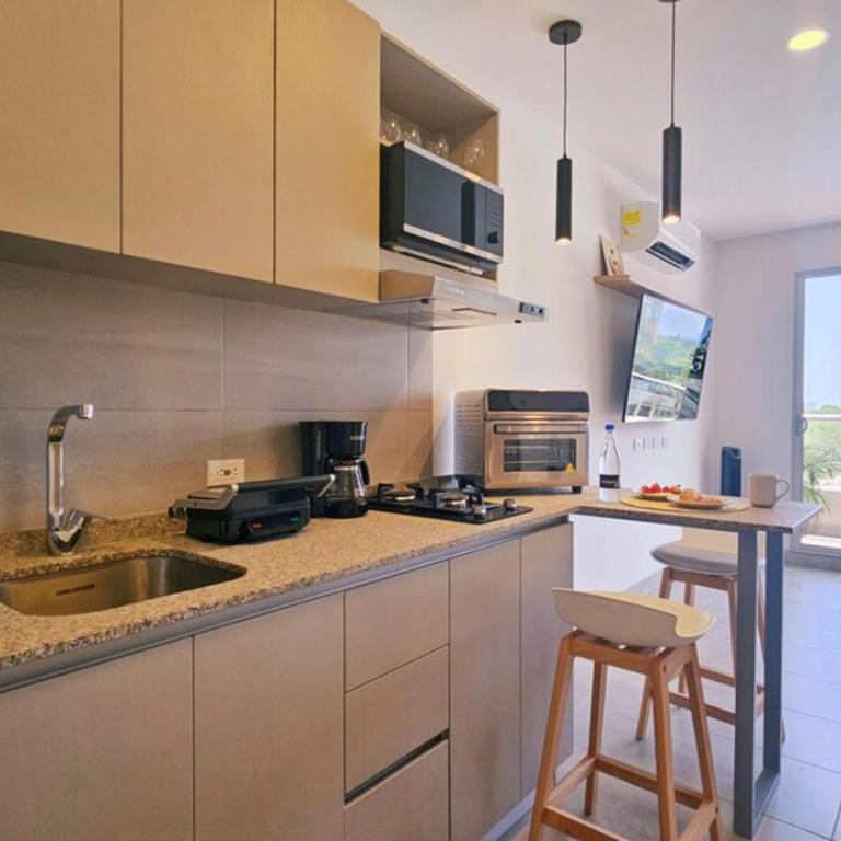 1BD Luxe Shore & Balcony Sunrise Next to the Beach - One-Bedroom Apartment - 7