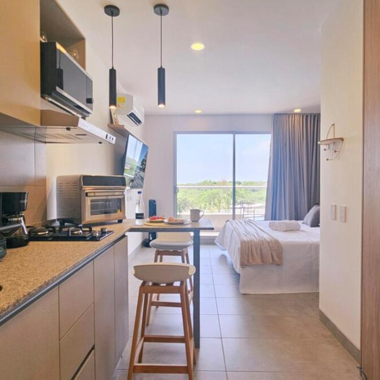 1BD Luxe Shore & Balcony Sunrise Next to the Beach - One-Bedroom Apartment - 12
